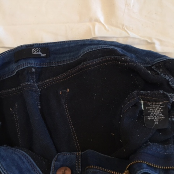 1822 Medium Wash EXCELLENT pre-owned condition - Picture 6 of 8